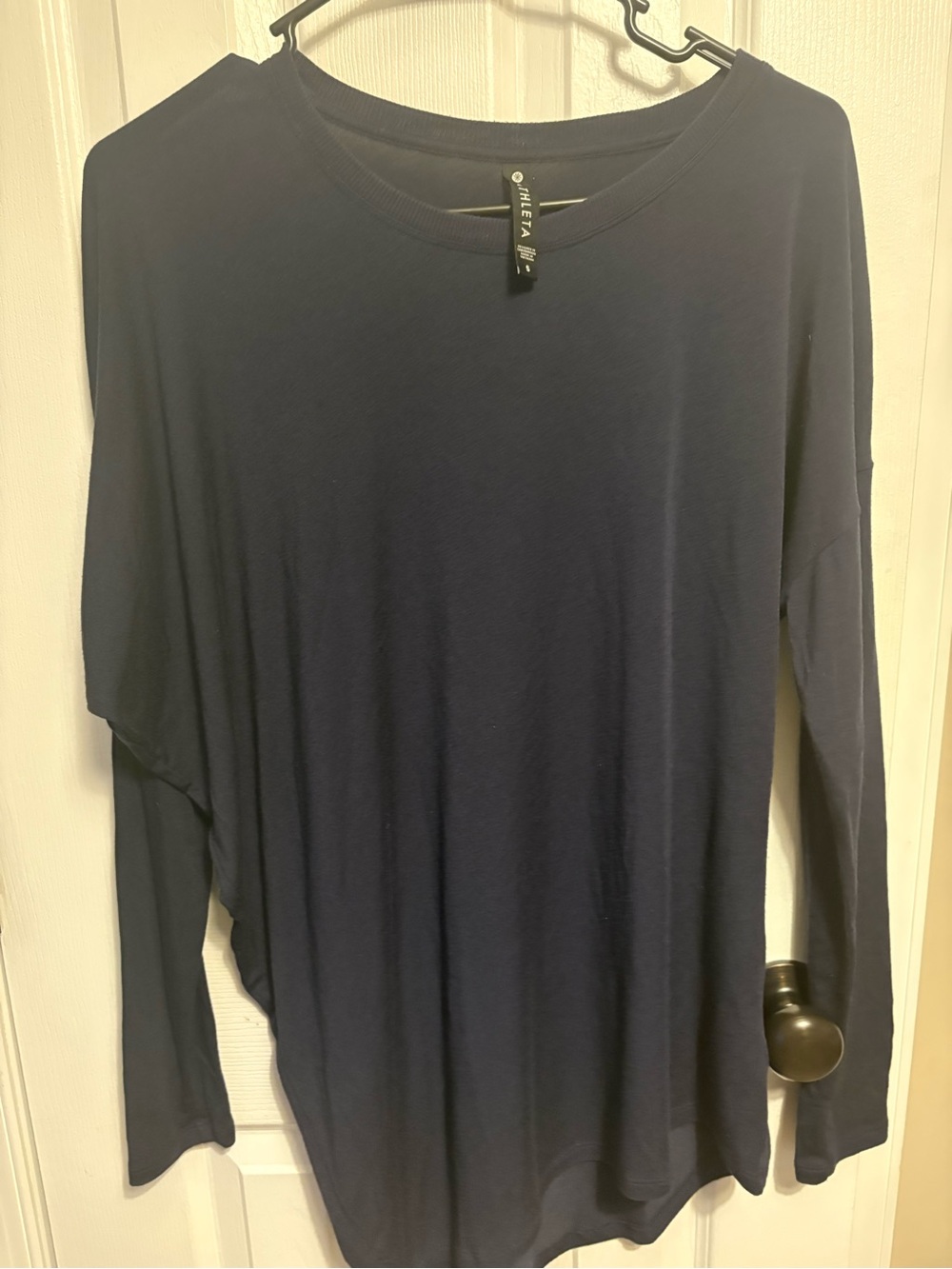 Women’s athleta Navy Long-Sleeve Crew Neck Shirt